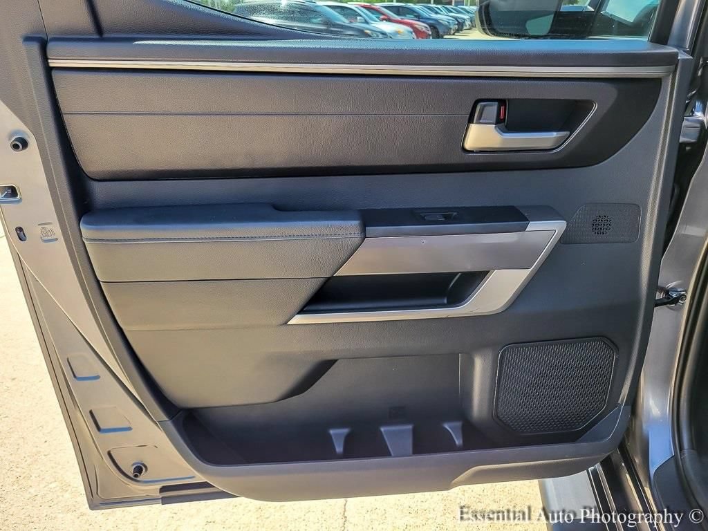 Used 2022 Toyota Tundra SR5 AWD/4WD image 17