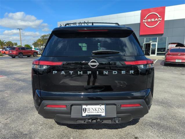 Certified 2025 Nissan Pathfinder SV w/ SV Premium Package image 6