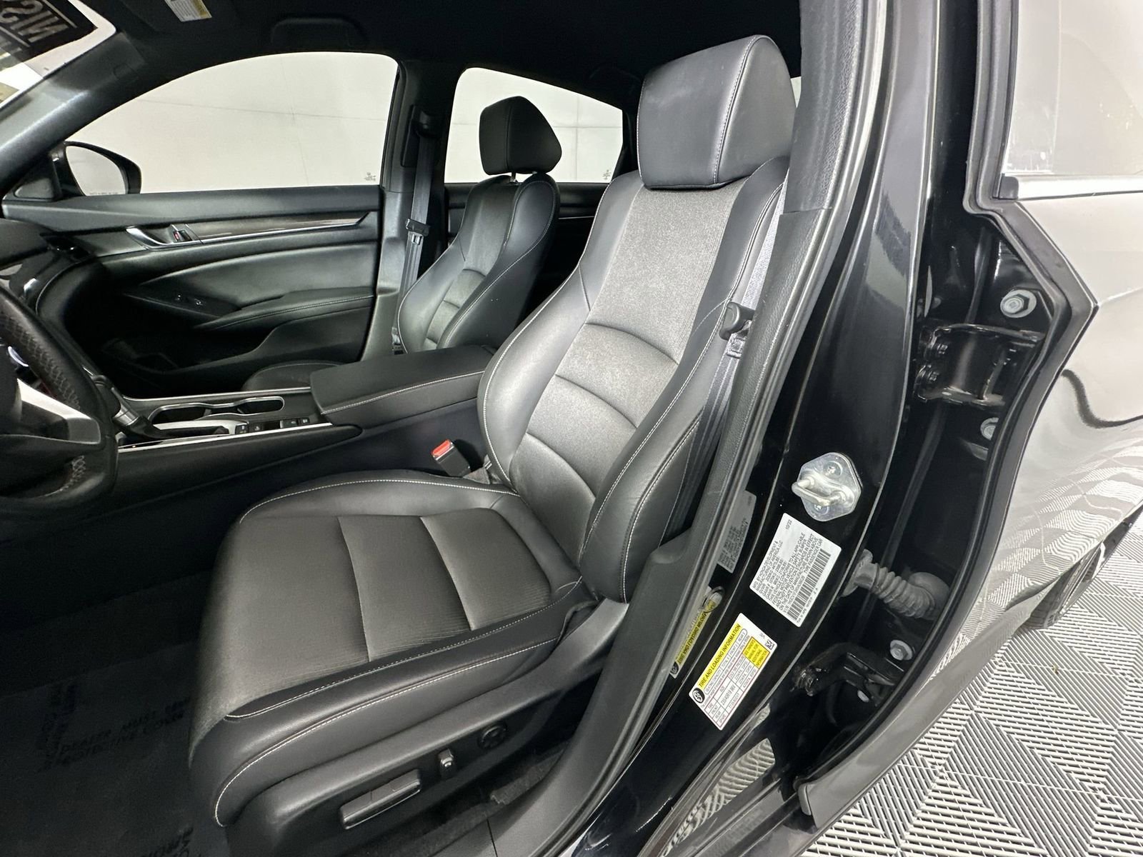 Used 2022 Honda Accord Sport image 11