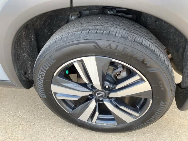 Used 2023 Nissan Rogue SL w/ SL Premium Package image 24