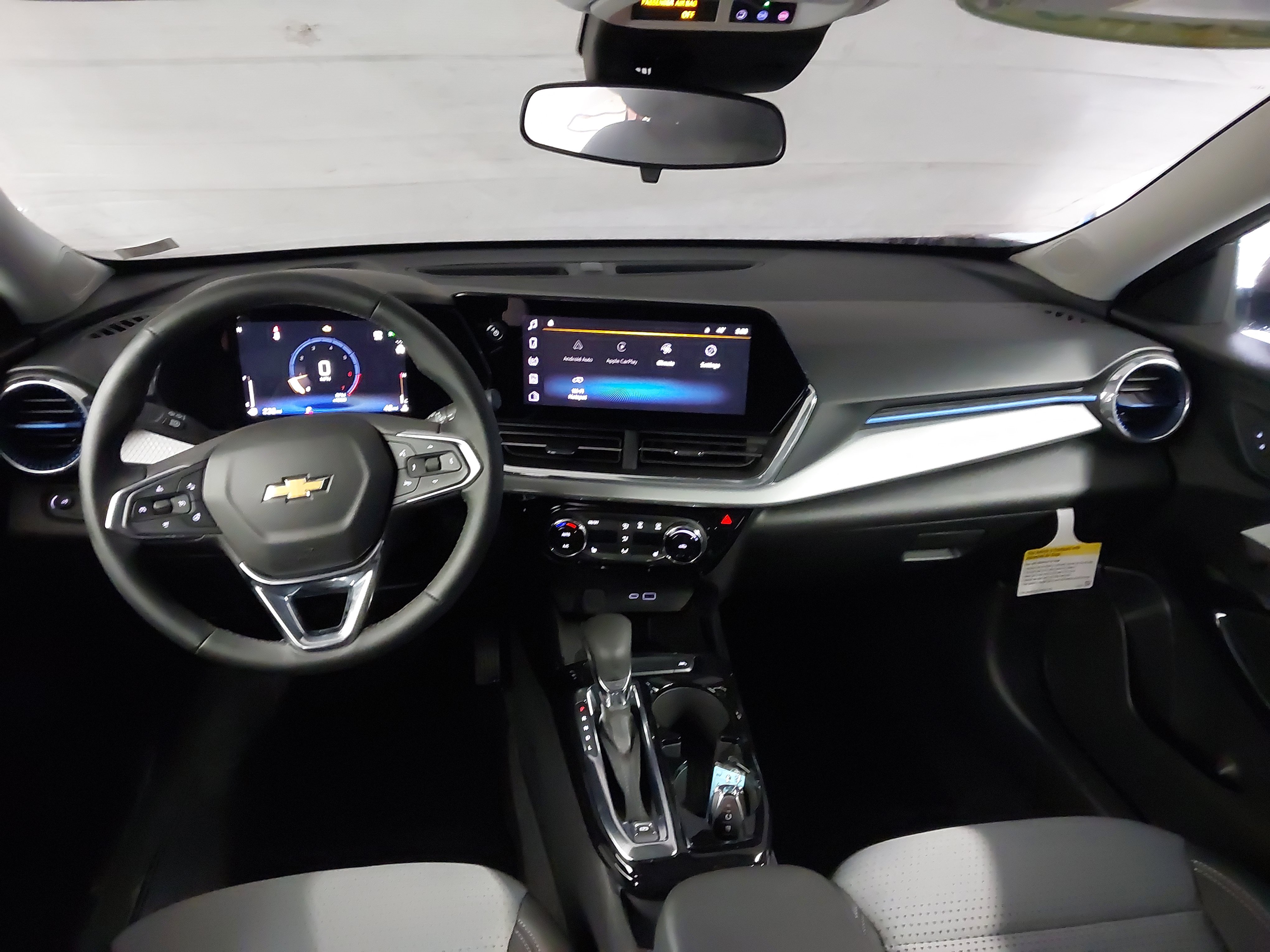 Used 2025 Chevrolet Trax LT w/ Driver Confidence Package FWD image 5