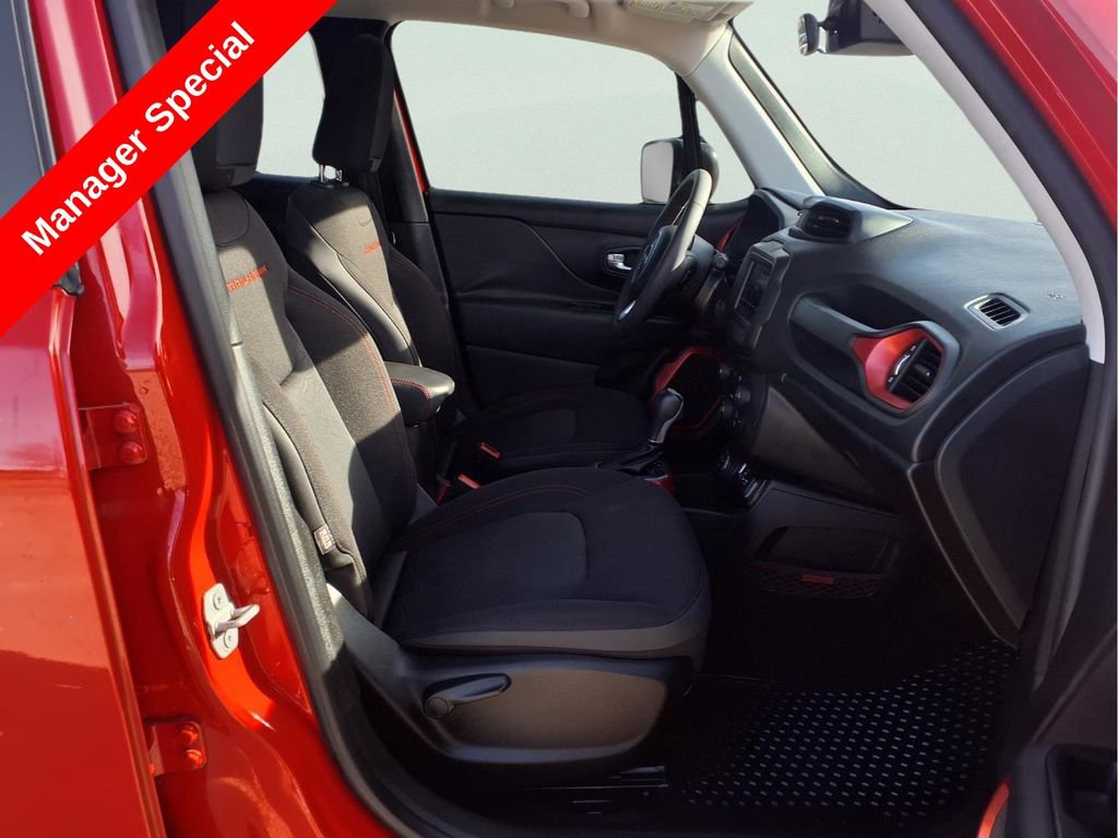 Used 2020 Jeep Renegade Trailhawk AWD/4WD image 14