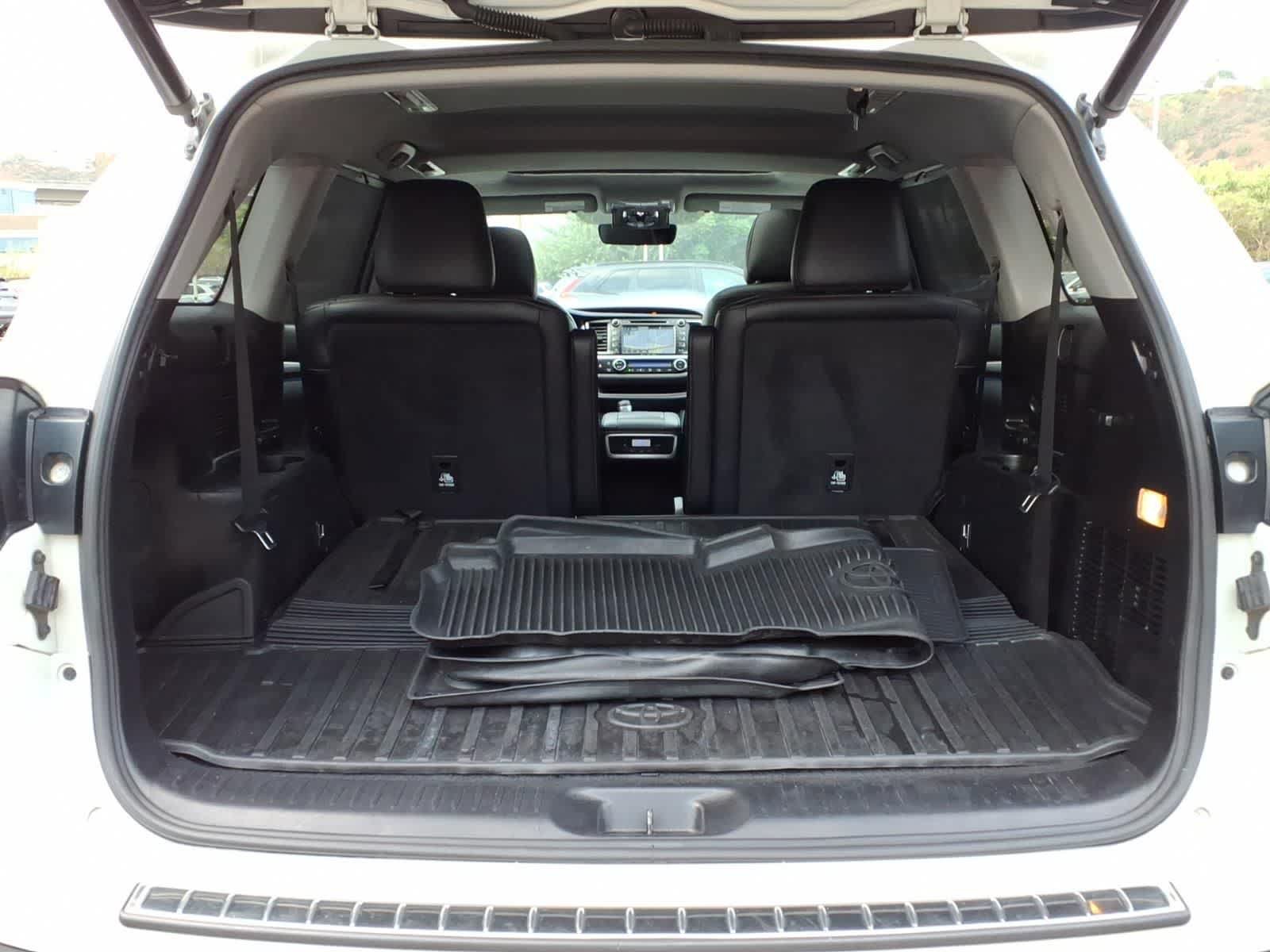 Used 2019 Toyota Highlander Limited FWD image 6