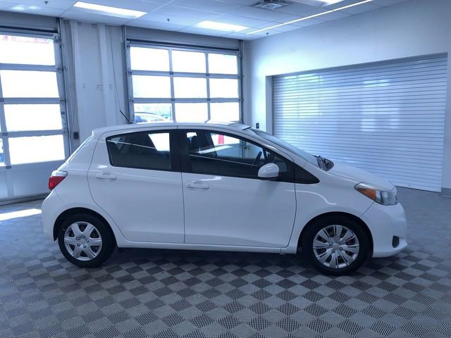 Used 2014 Toyota Yaris L image 32