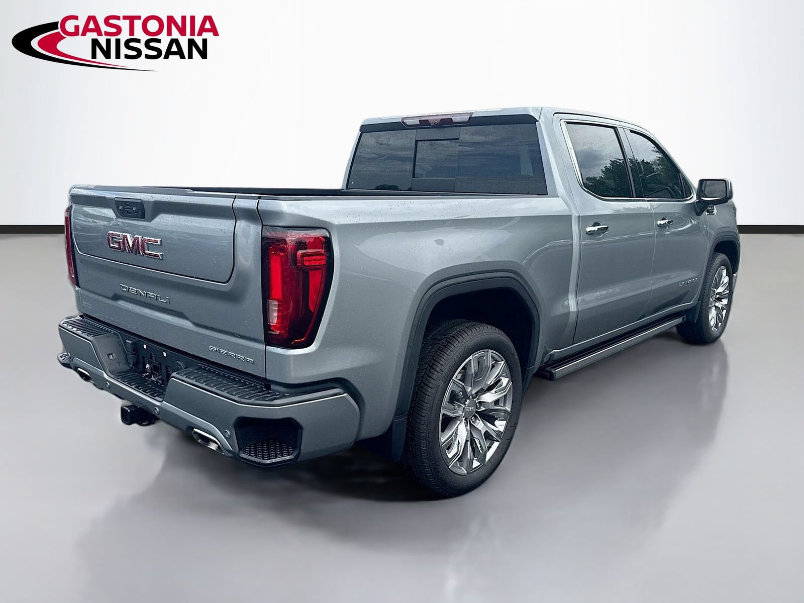 Used 2024 GMC Sierra 1500 Denali AWD/4WD image 9