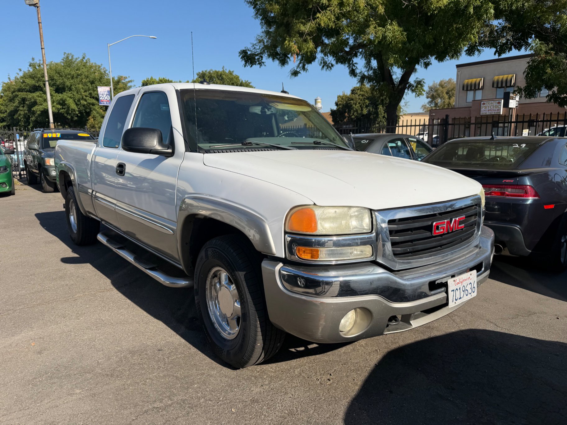 Used 2003 GMC Sierra 1500 SLT w/ SLT Preferred Equipment Group AWD/4WD image 3