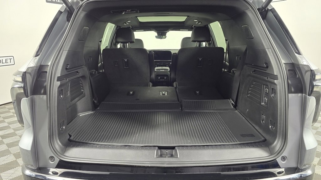 Used 2024 Chevrolet Traverse RS w/ LPO, Floor Liner Package image 17