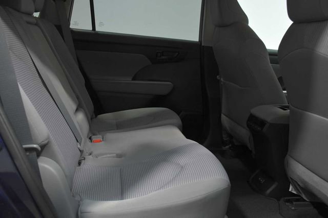 Used 2022 Toyota Highlander L image 14
