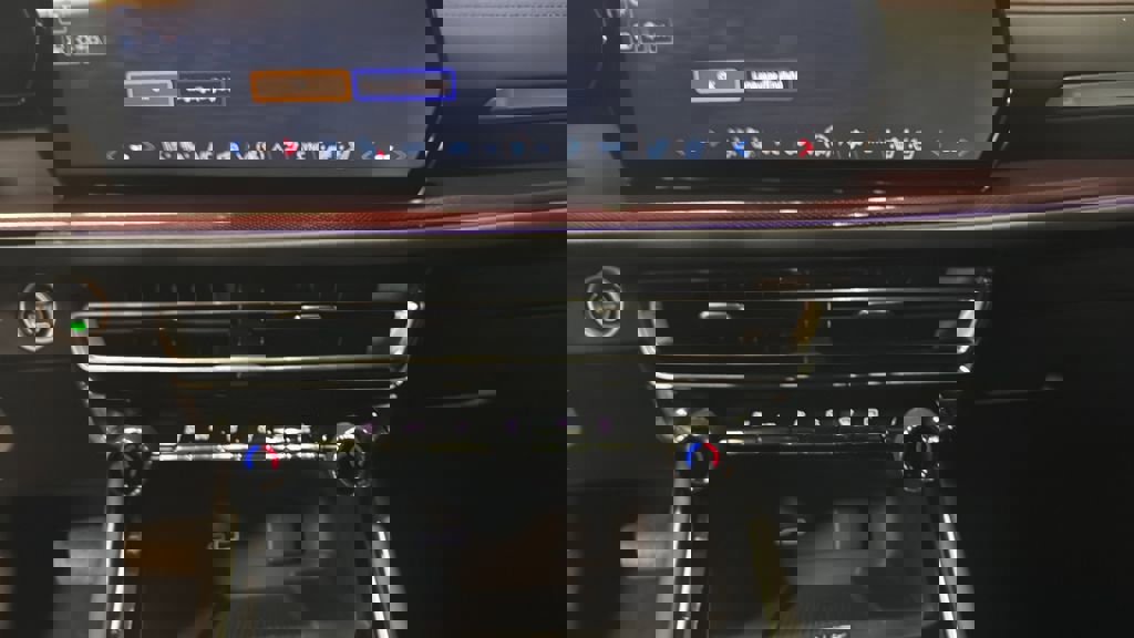 Used 2024 Chevrolet Traverse RS image 23