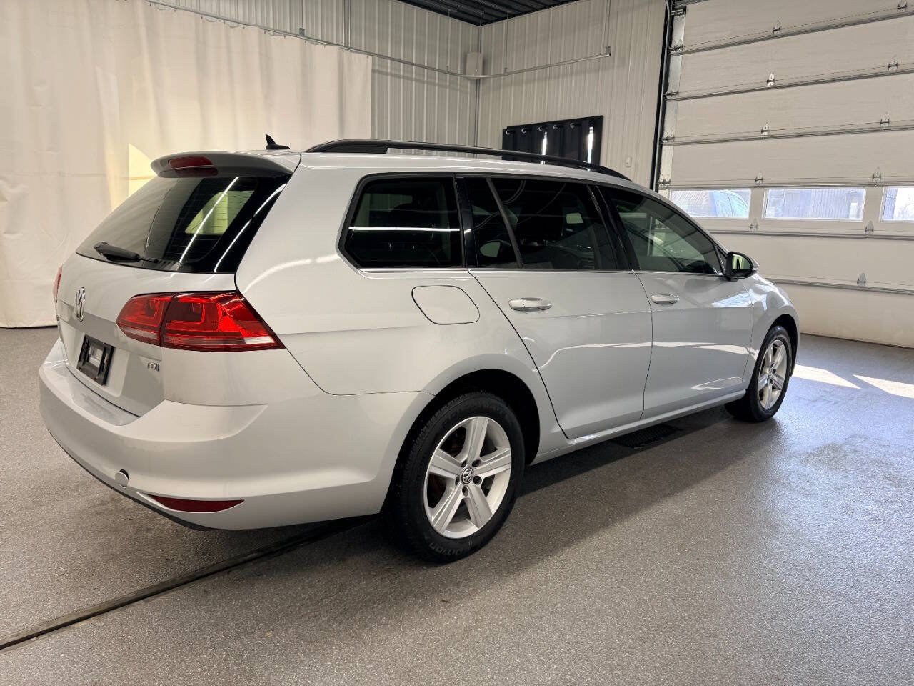 Used 2015 Volkswagen Golf TDI S FWD image 4