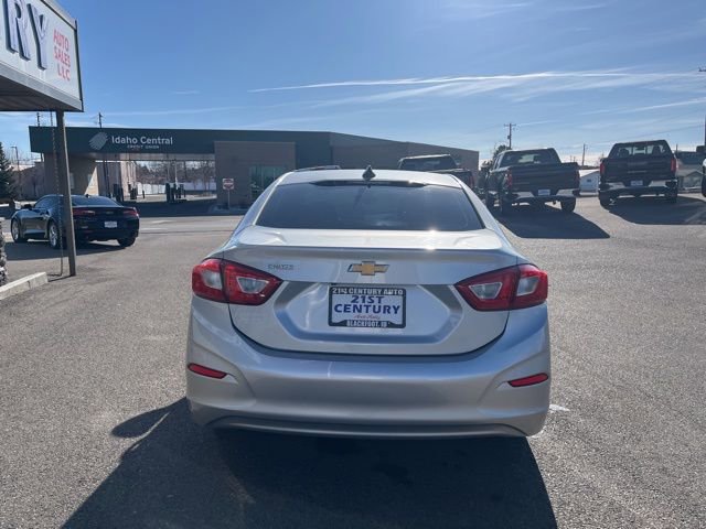 Used 2018 Chevrolet Cruze LS image 10