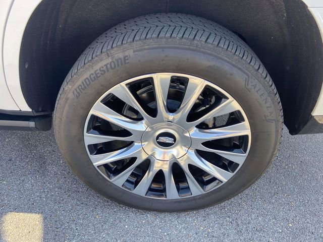 Used 2025 Cadillac Escalade Premium Luxury Platinum RWD image 9