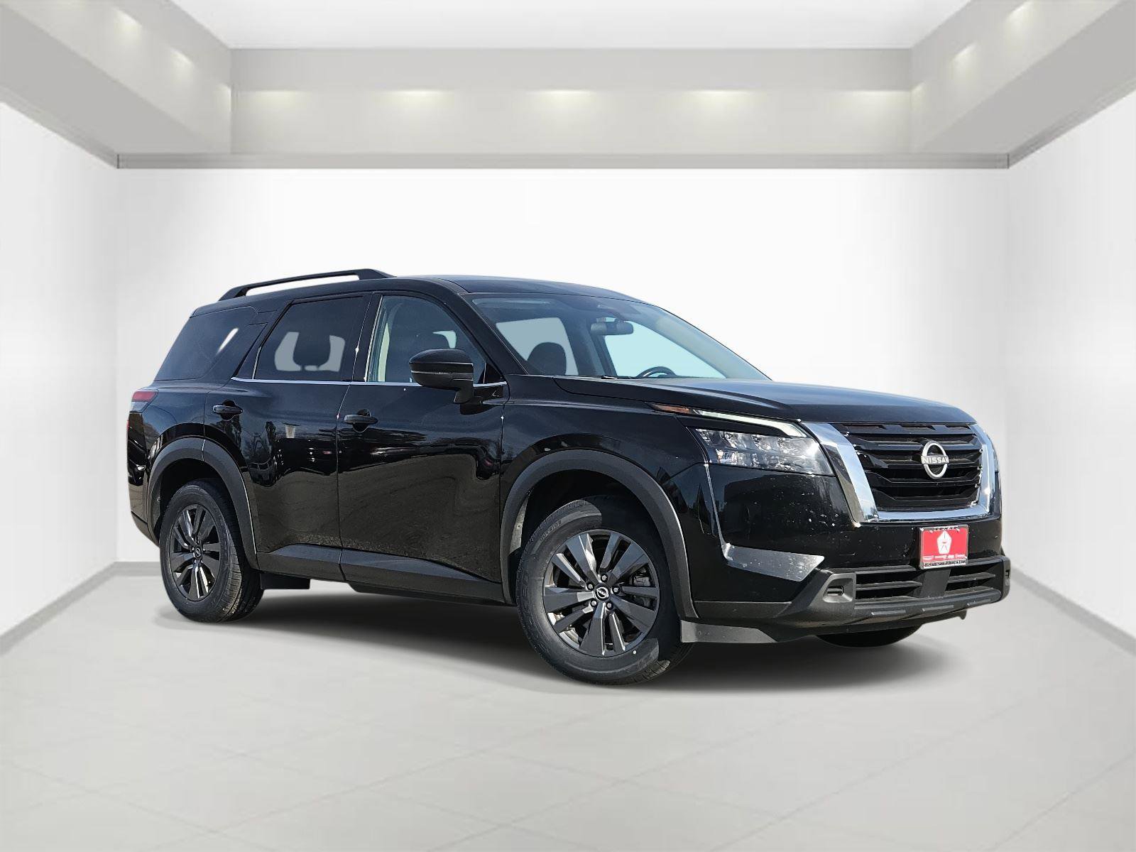 Used 2024 Nissan Pathfinder SV image 1