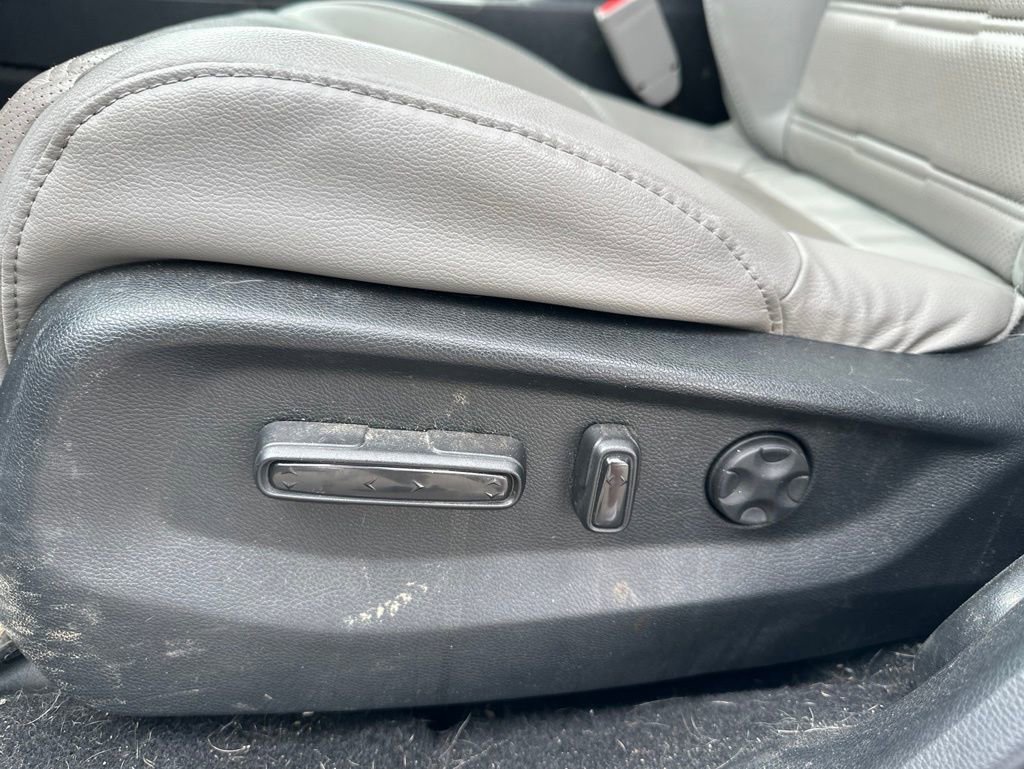 Used 2018 Honda CR-V Touring image 18