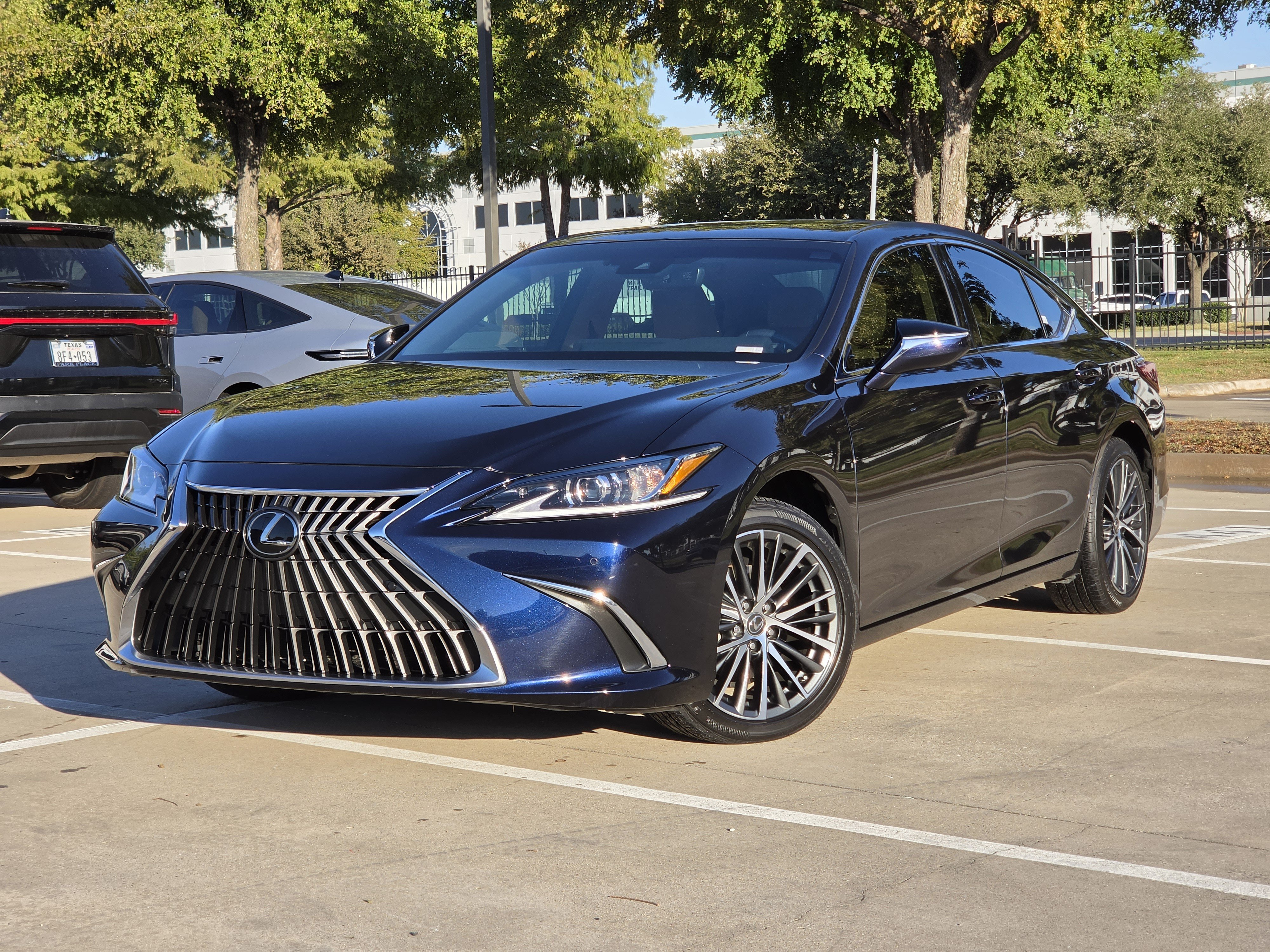 Used 2025 Lexus ES 350 w/ Premium Package