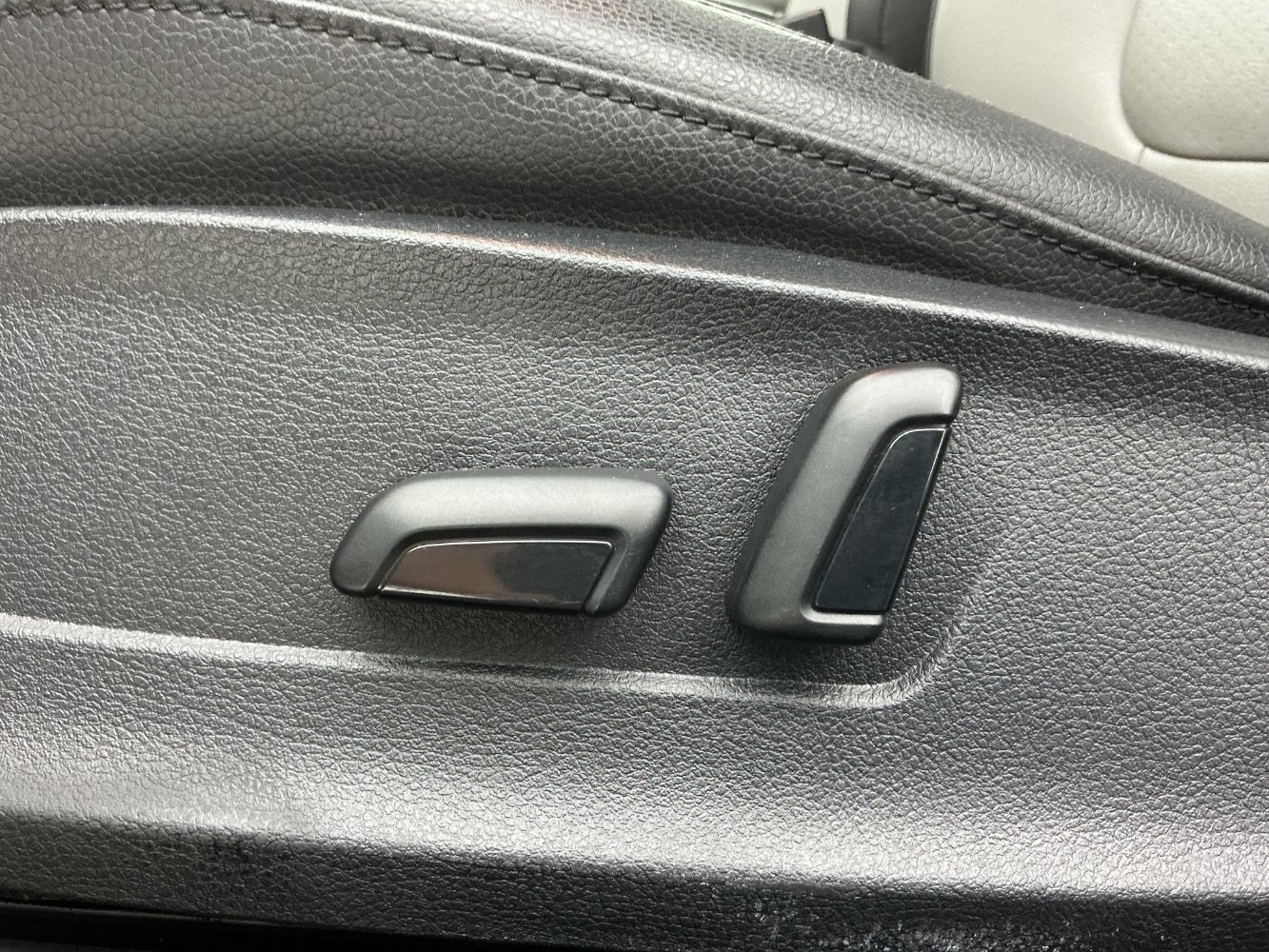Used 2016 Volkswagen Jetta SEL Premium FWD image 40