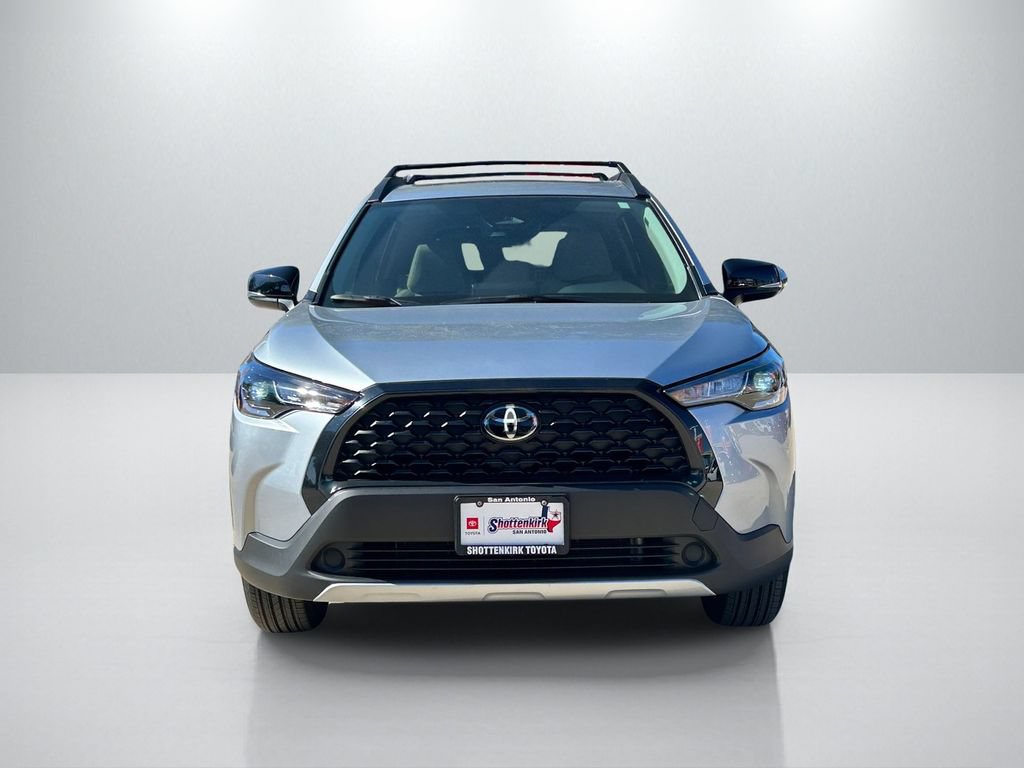 New 2025 Toyota Corolla Cross LE w/ Moonroof Package FWD video 2