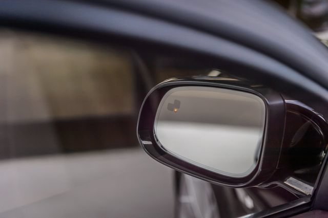 Used 2016 Jaguar XJ R-Sport RWD image 52
