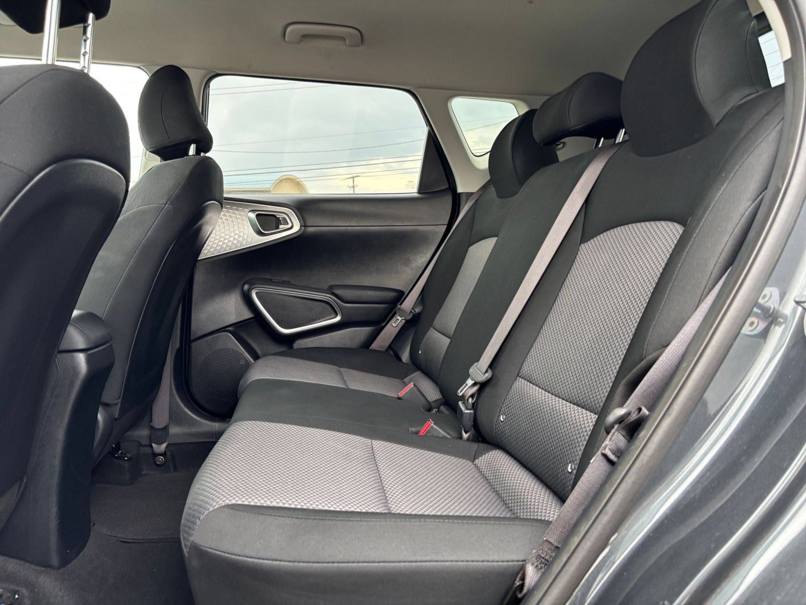 Used 2025 Kia Soul LX w/ LX Technology Package FWD image 22