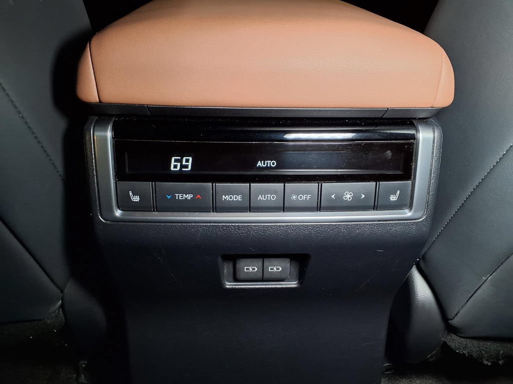 Used 2024 Lexus GX 550 w/ Accessory Package (Z1) AWD/4WD image 17