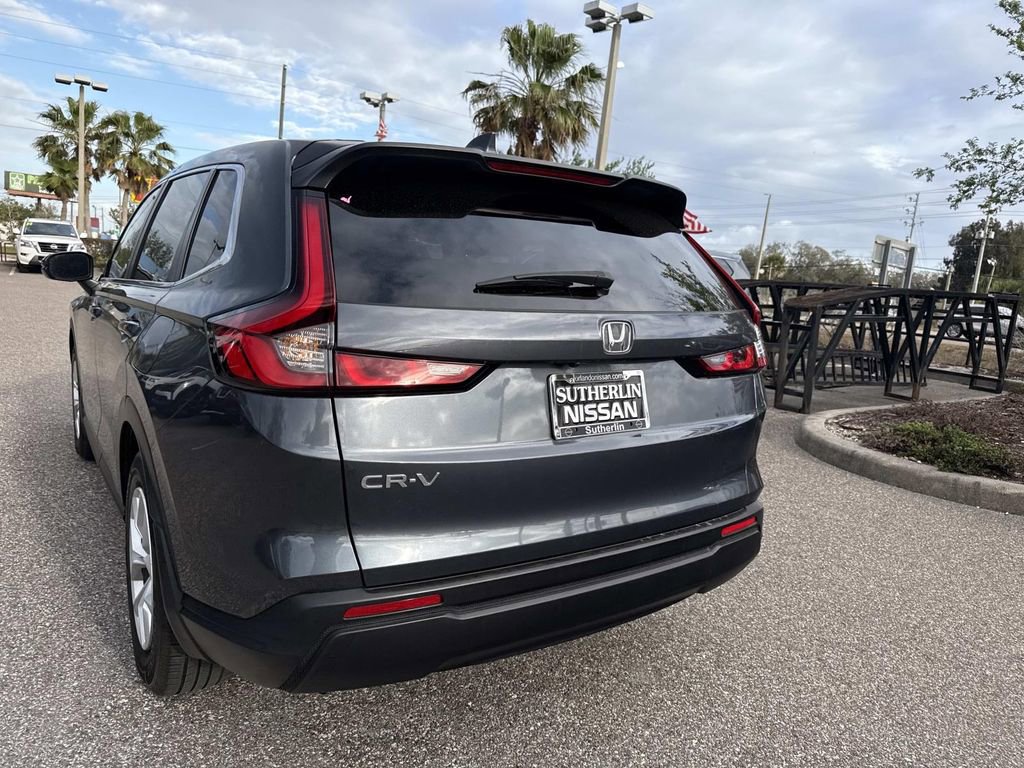 Used 2025 Honda CR-V LX image 5