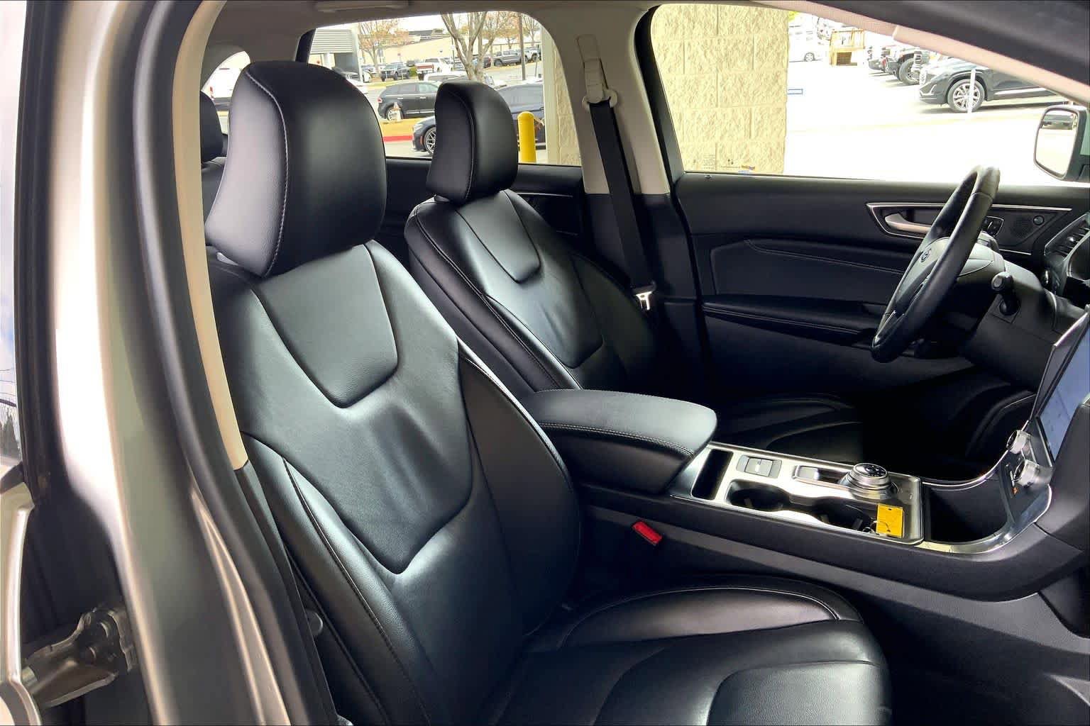 Certified 2022 Ford Edge Titanium image 9