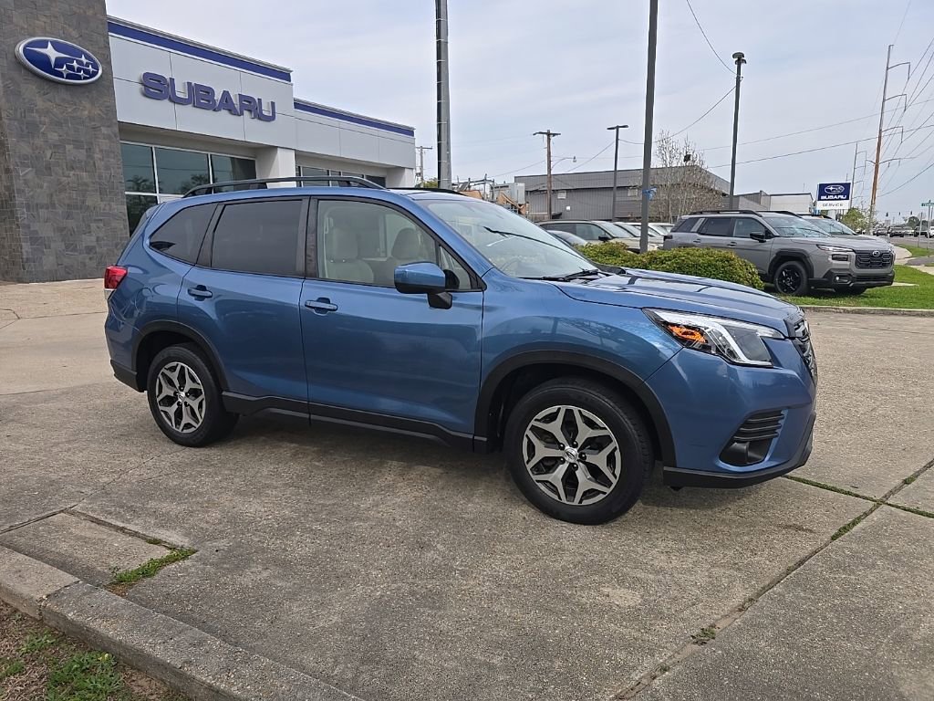 Used 2022 Subaru Forester Premium image 2
