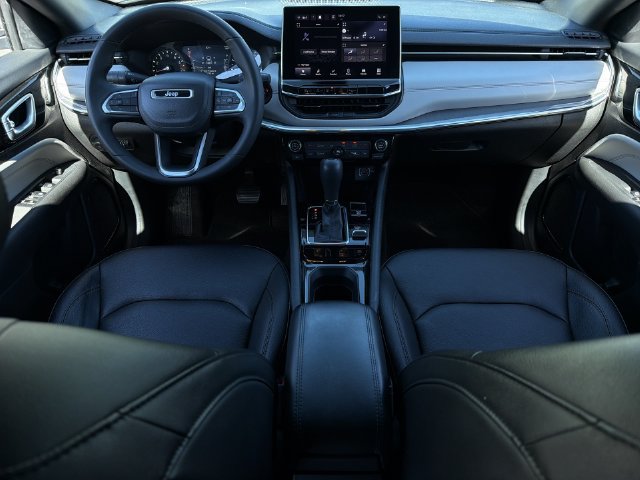 Used 2024 Jeep Compass Limited AWD/4WD image 17