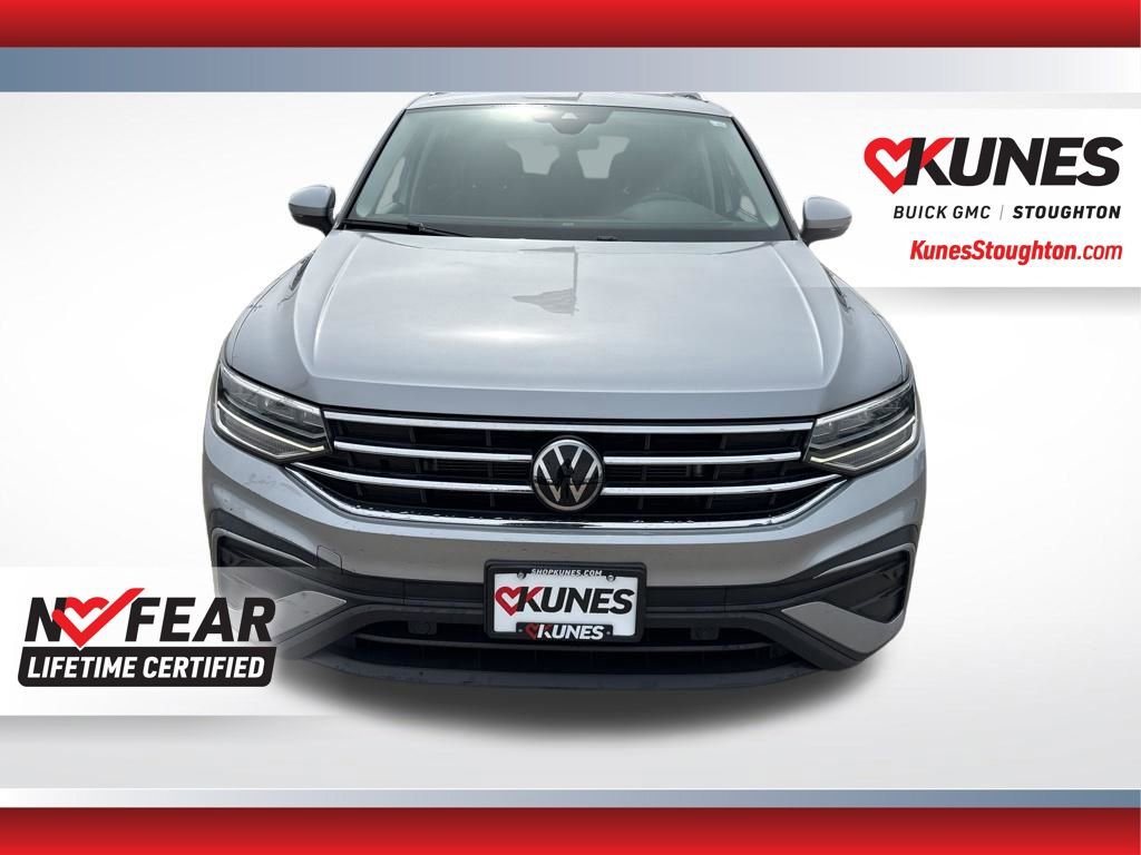 Used 2022 Volkswagen Tiguan SE w/ Panoramic Sunroof Package image 5