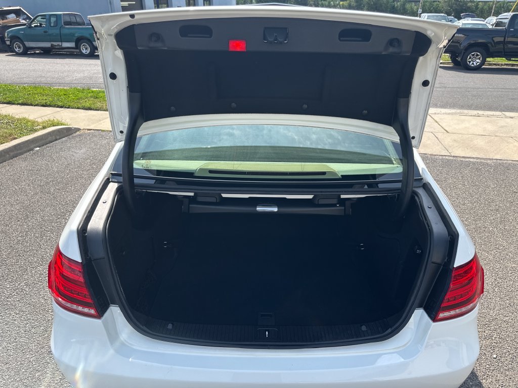 Used 2016 Mercedes-Benz E 350 4MATIC Sedan image 17