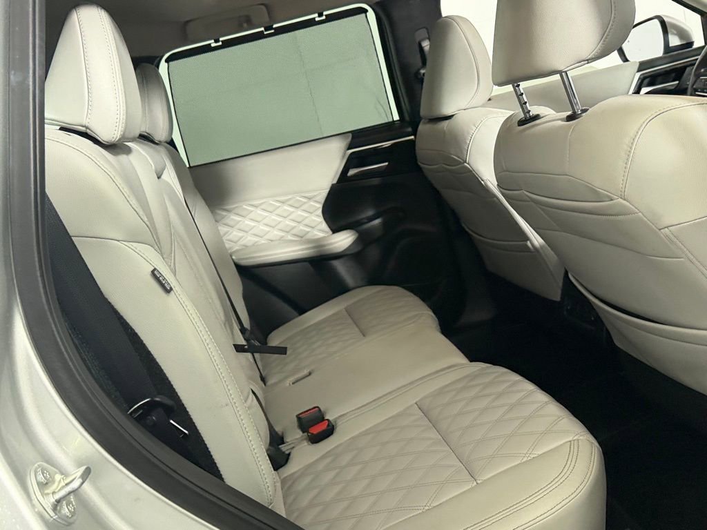 Used 2024 Mitsubishi Outlander SEL AWD/4WD image 29