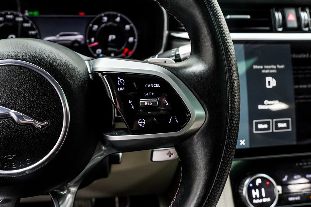 Used 2021 Jaguar F-PACE SVR image 32