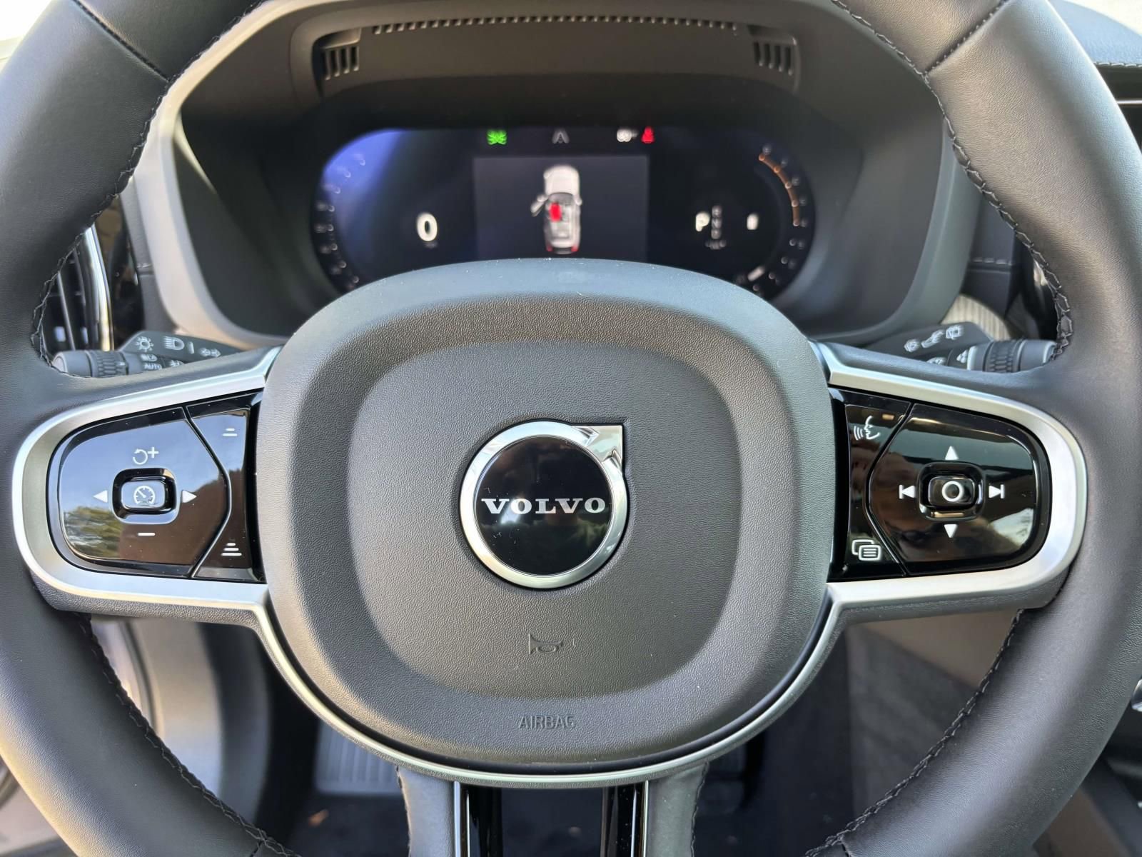 New 2026 Volvo XC60 B5 Ultra w/ Protection Package Premier image 16