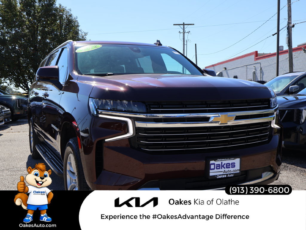 Used 2022 Chevrolet Suburban LT w/ Luxury Package AWD/4WD image 1