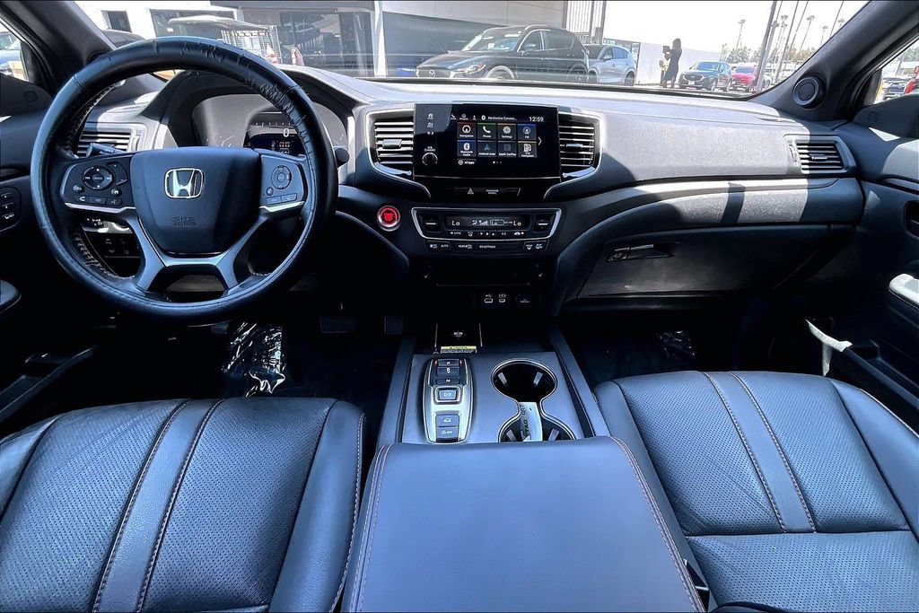 Used 2025 Honda Passport TrailSport image 11