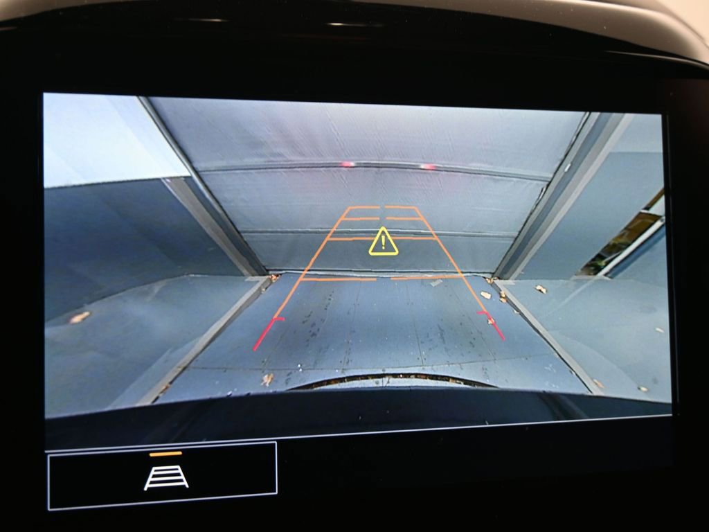 Used 2023 Chevrolet Traverse LT image 29