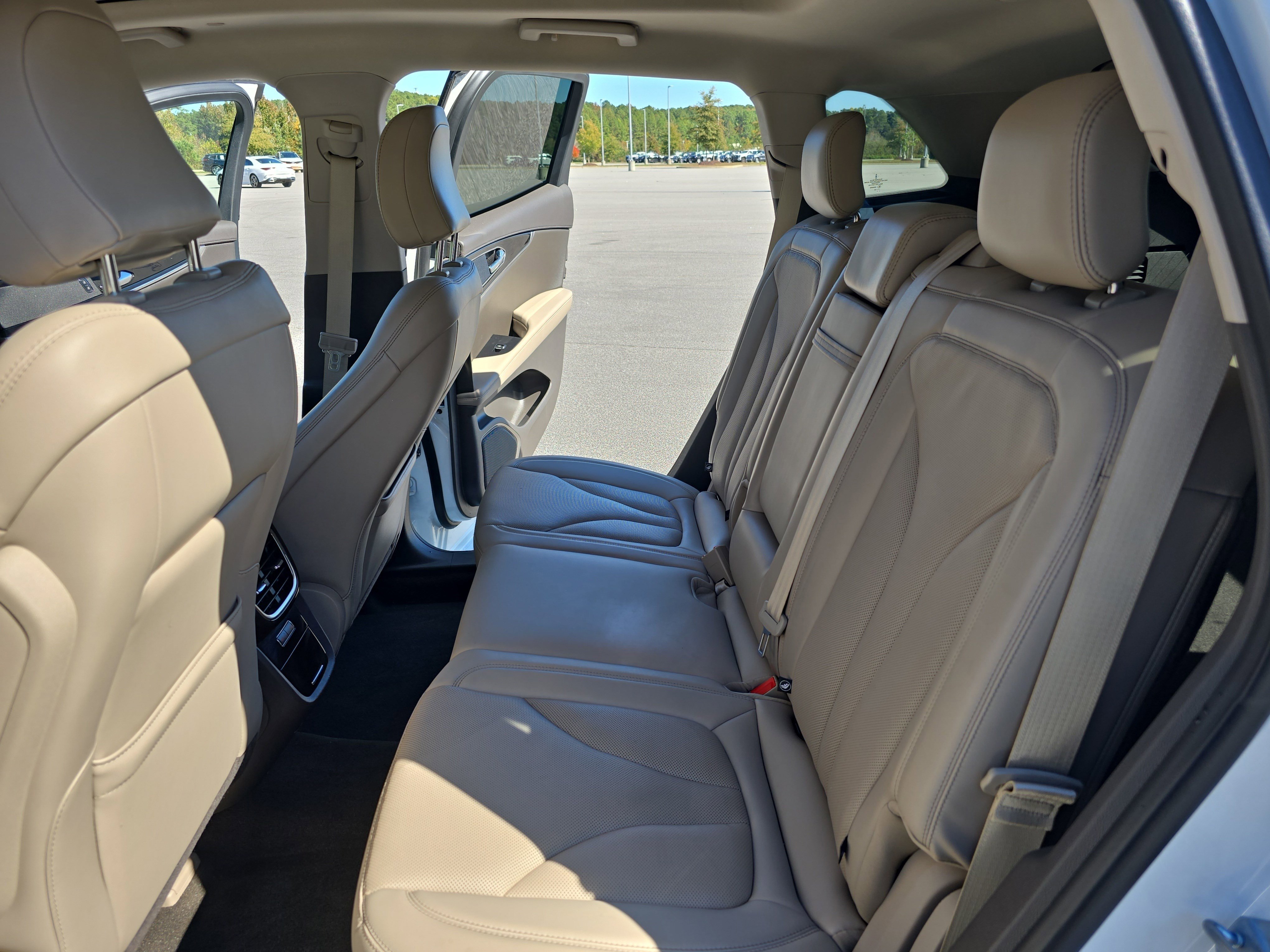 Certified 2022 Lincoln Nautilus Reserve image 13