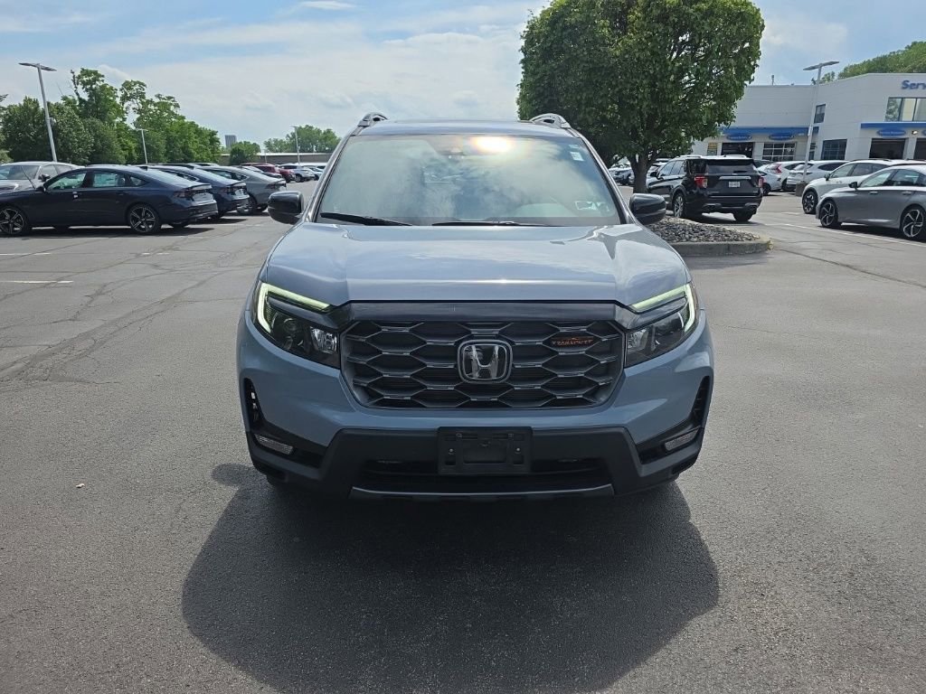 Used 2023 Honda Passport TrailSport image 2
