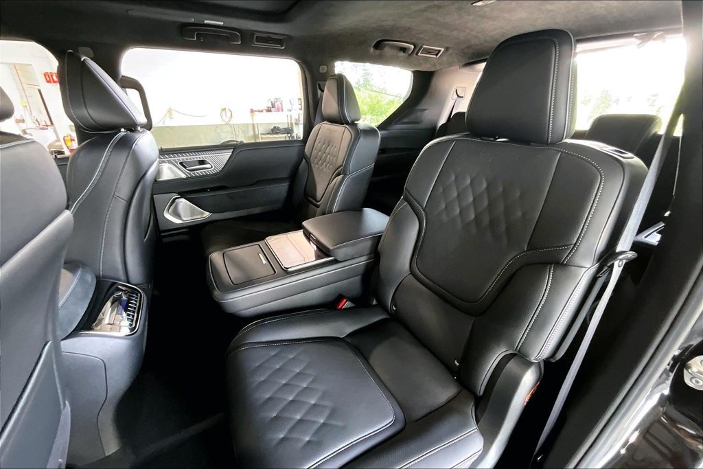 New 2027 INFINITI QX80 Autograph w/ Premium Cargo Package AWD/4WD image 10