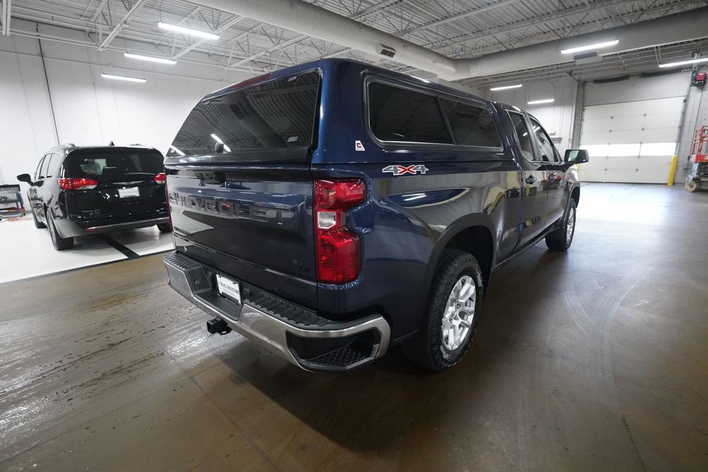 Used 2022 Chevrolet Silverado 1500 LT w/ Convenience Package II AWD/4WD image 13
