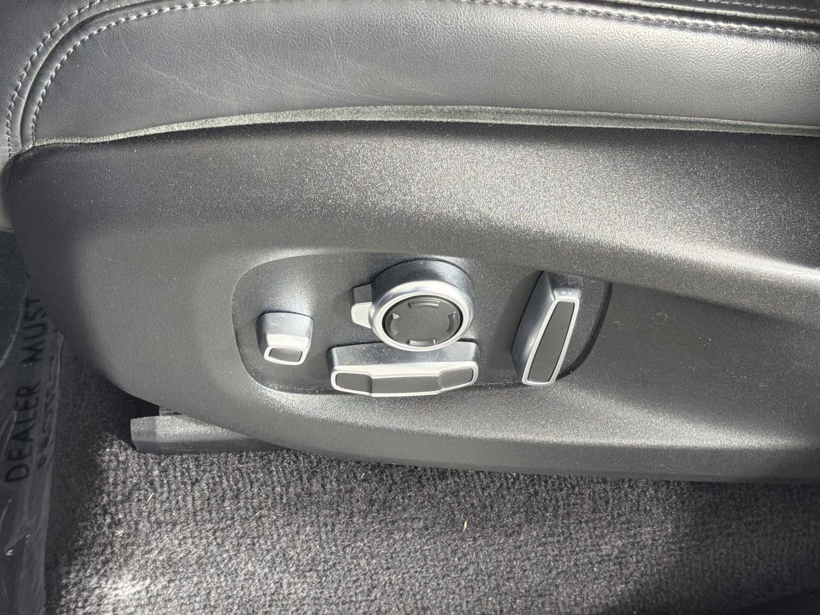 Used 2022 Land Rover Range Rover Sport SVR image 24