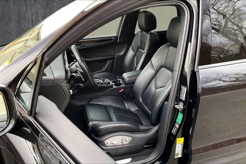 Used 2023 Porsche Macan S image 21