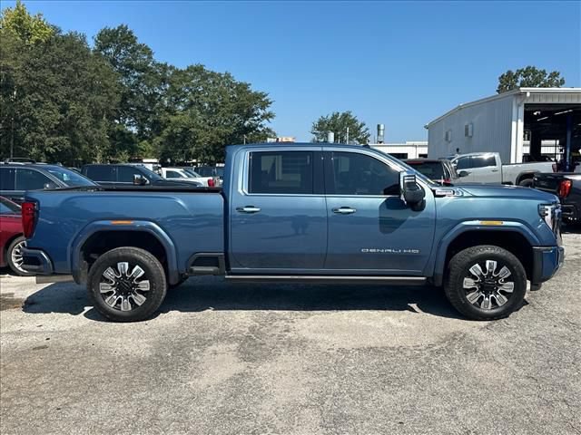 Used 2024 GMC Sierra 2500 Denali w/ Technology Package AWD/4WD image 14