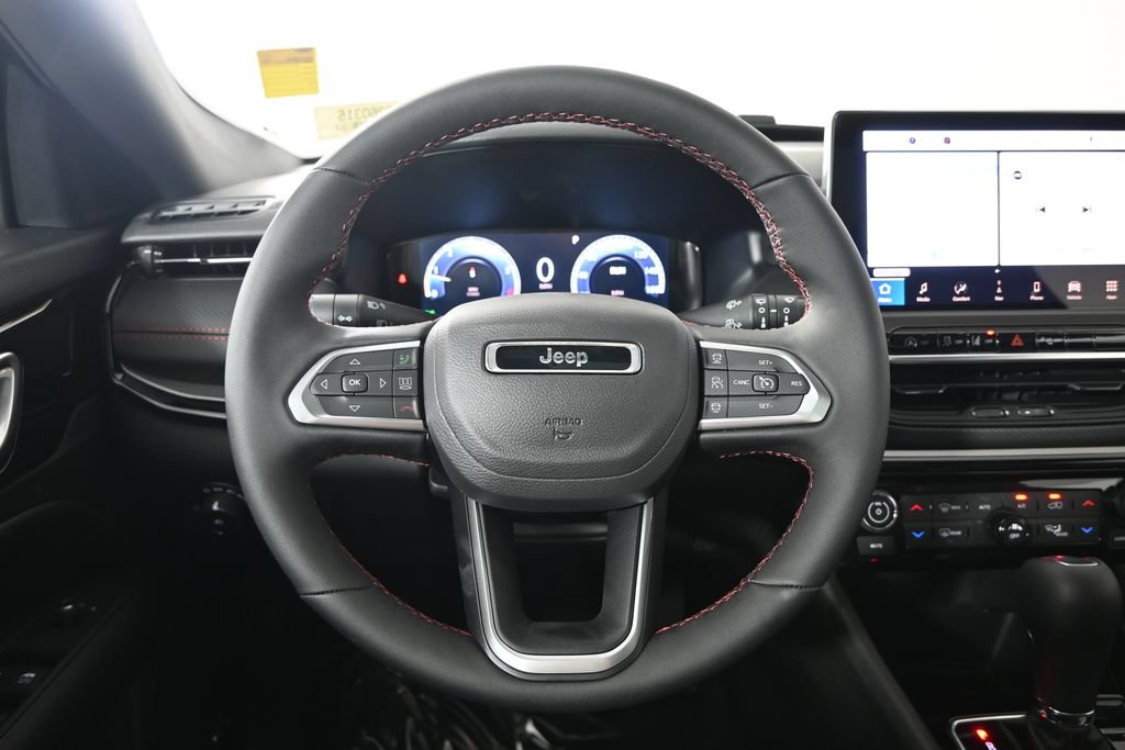 New 2026 Jeep Compass Trailhawk w/ Sun, Sound & Navigation Group AWD/4WD image 34