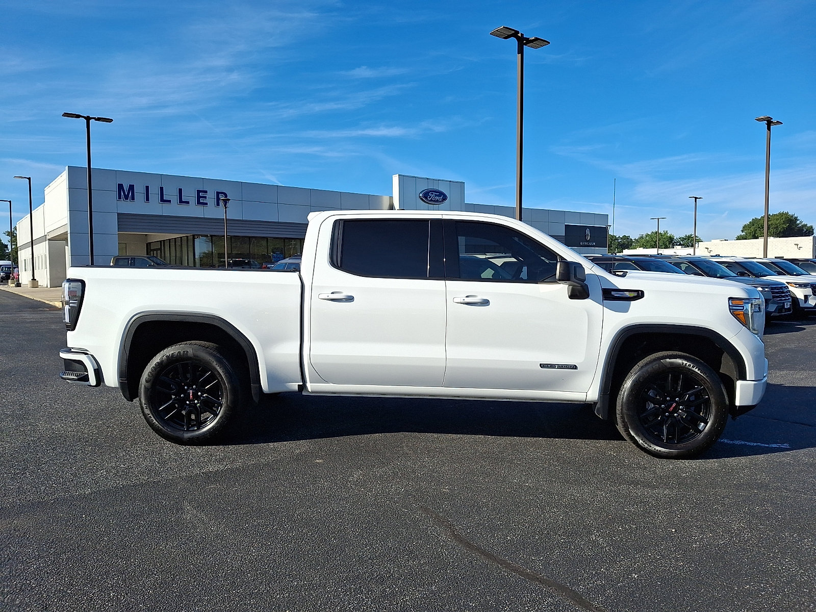 Used 2021 GMC Sierra 1500 Elevation w/ X31 Off-Road Package AWD/4WD image 7
