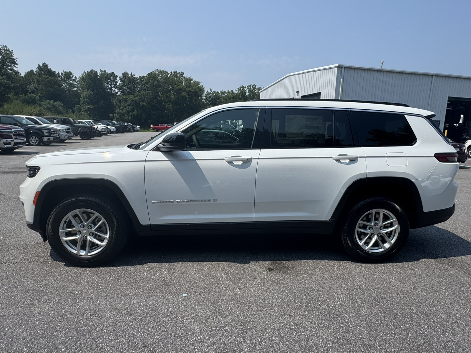 New 2026 Jeep Grand Cherokee L Laredo RWD image 8