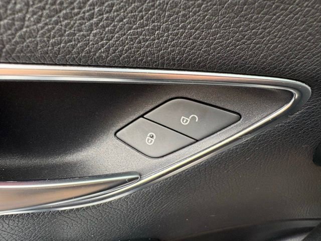 Used 2018 Mercedes-Benz E 400 4MATIC Sedan image 14