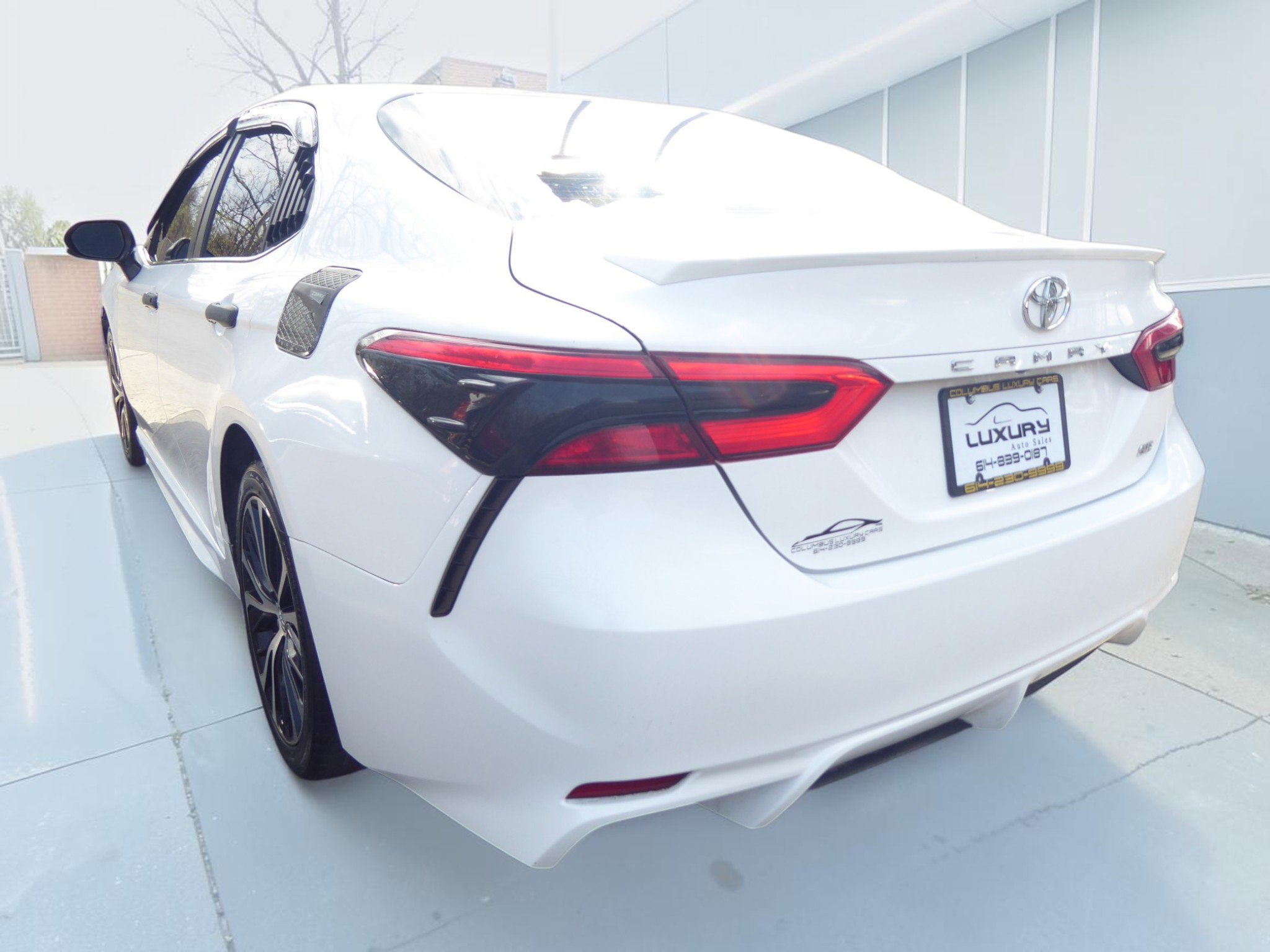 Used 2018 Toyota Camry SE FWD image 9