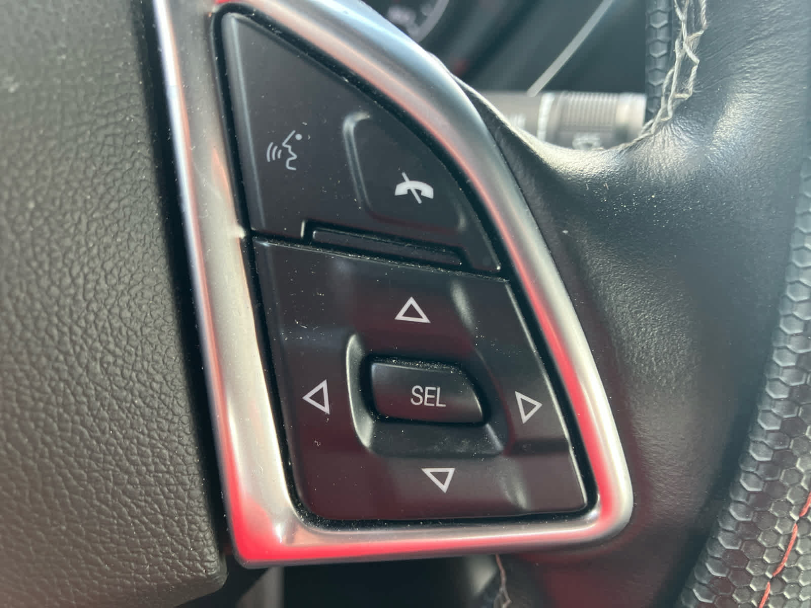 Used 2020 Chevrolet Camaro LS RWD image 20