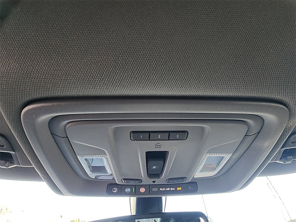 Used 2022 GMC Sierra 1500 SLT w/ SLT Premium Package image 27